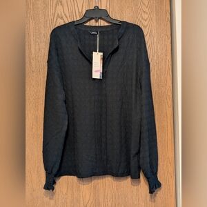 NWT Textured Black Pullover Blouse
